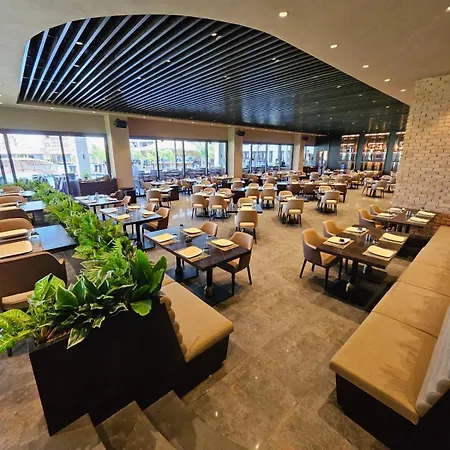 Grand Sapphire Casino 12 דירה