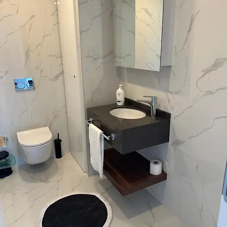 Grand Sapphire Casino 12 Apartment