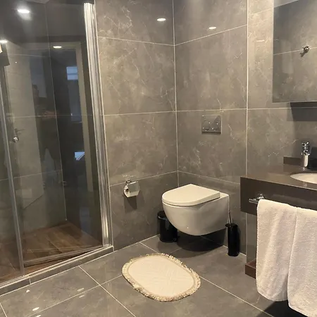 Grand Sapphire Casino 12 Apartment