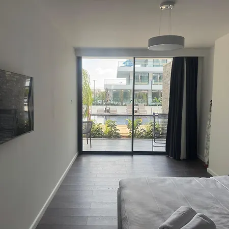 Grand Sapphire Casino 12 דירה *