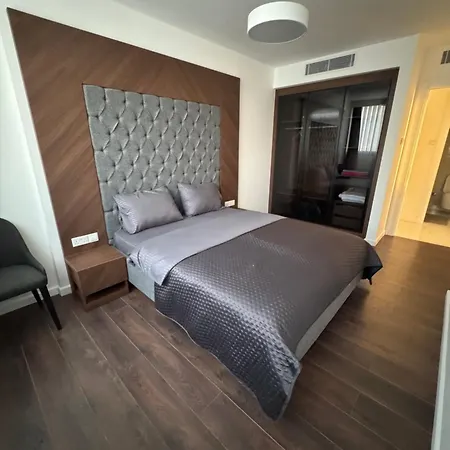 Grand Sapphire Casino 12 Apartment